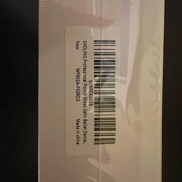 Red Ballet Pointe Shoes with Toe Pads with Dust Bag NIB - Picture 9 of 11